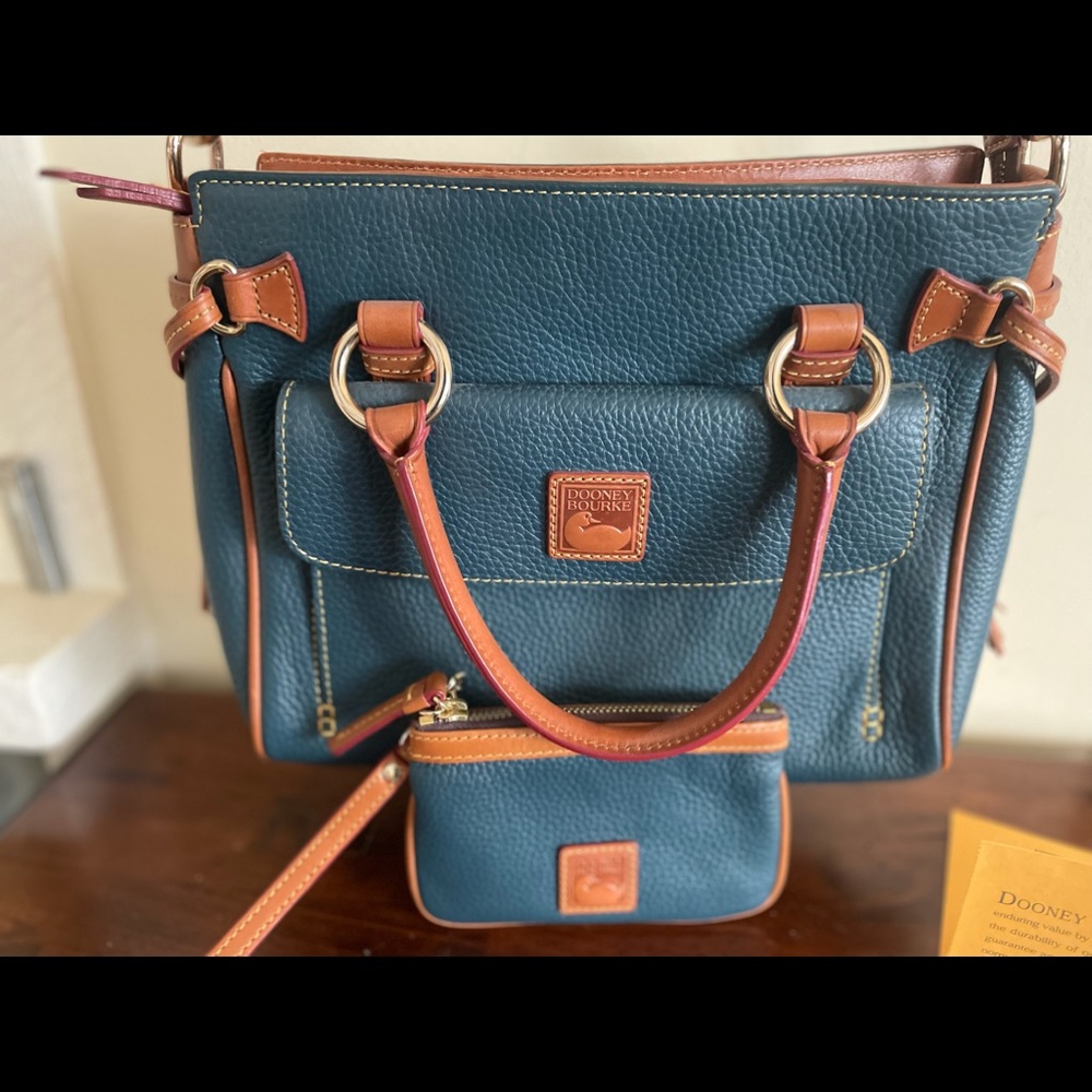 Dooney & Bourke purse